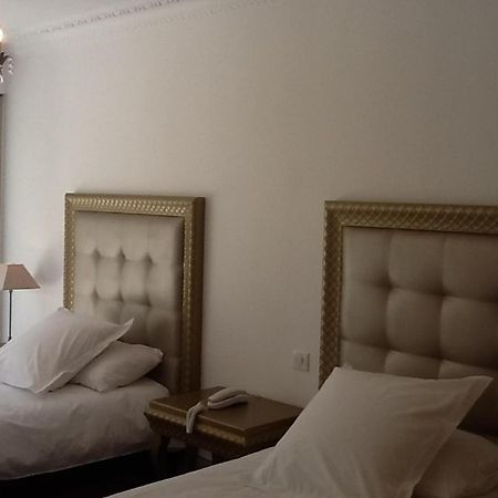 Hotel Les Deux Lions Riez Exteriör bild